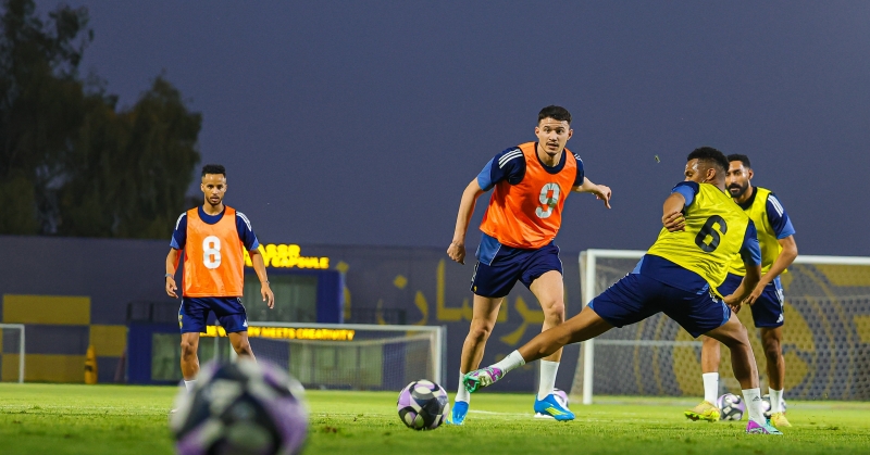 النصر يسعى لتعزيز صدارته أمام الشباب في الدوري السعودي