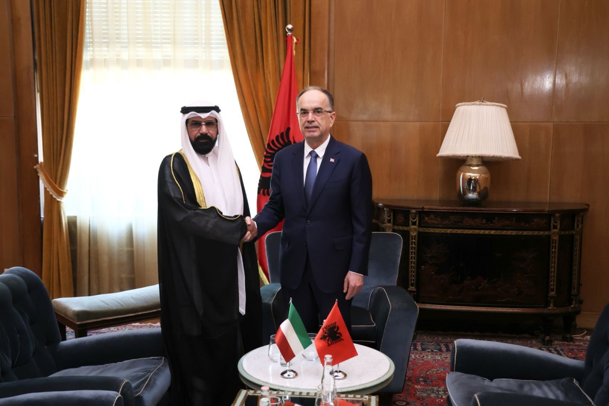 السفير العجمي خلال لقائه رئيس ألبانيا