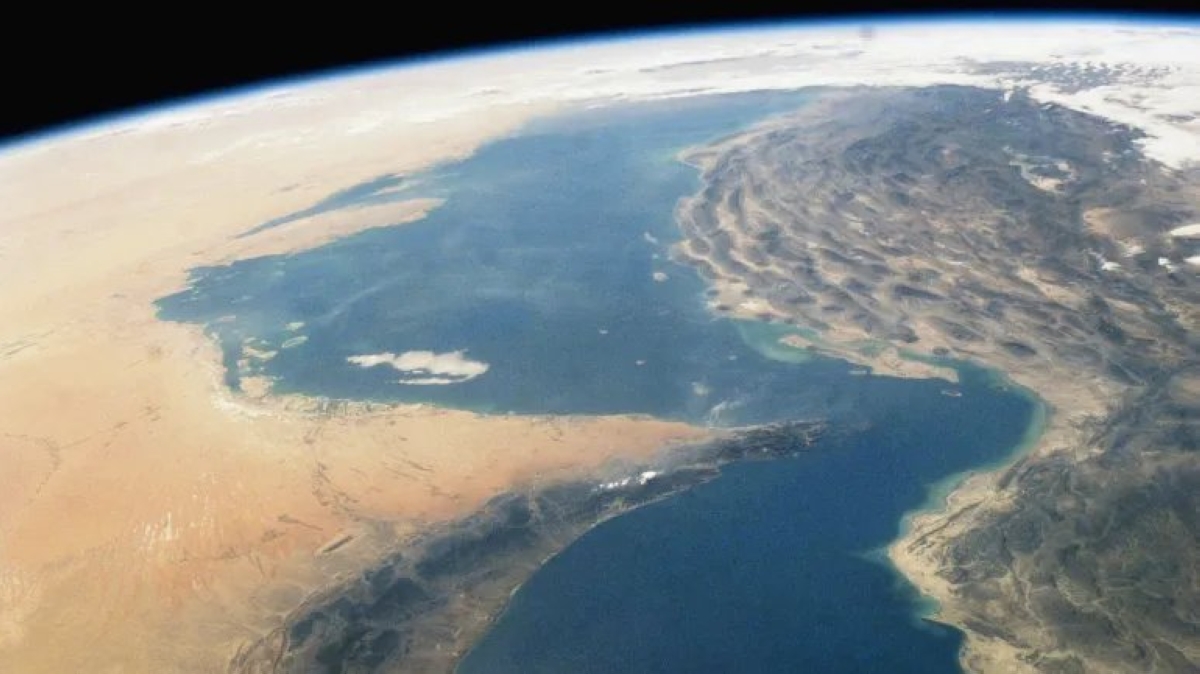 مضيق هرمز في صورة من الفضاء