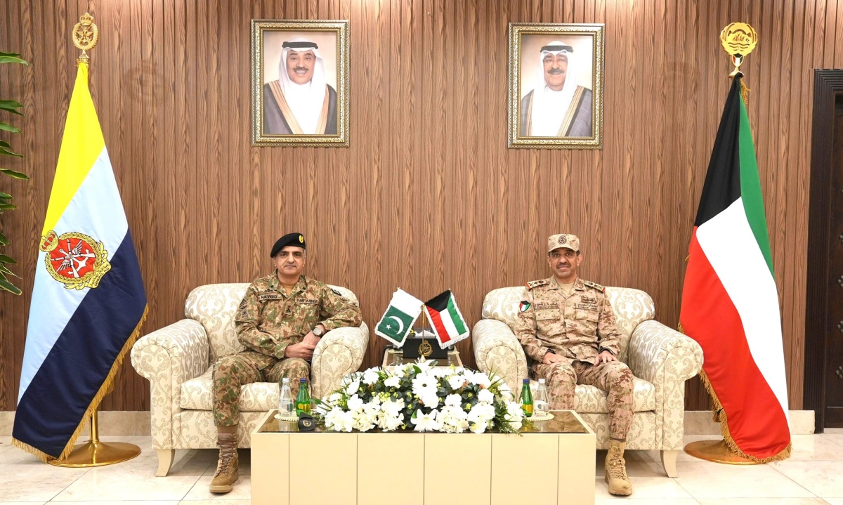 رئيس الأركان مستقبلاً مدير العمليات