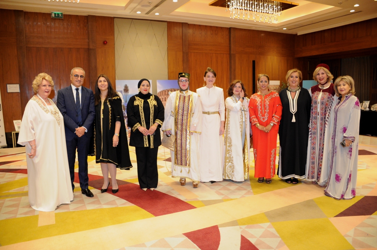 السفير التونسي مع عضوات المرأة الدولية