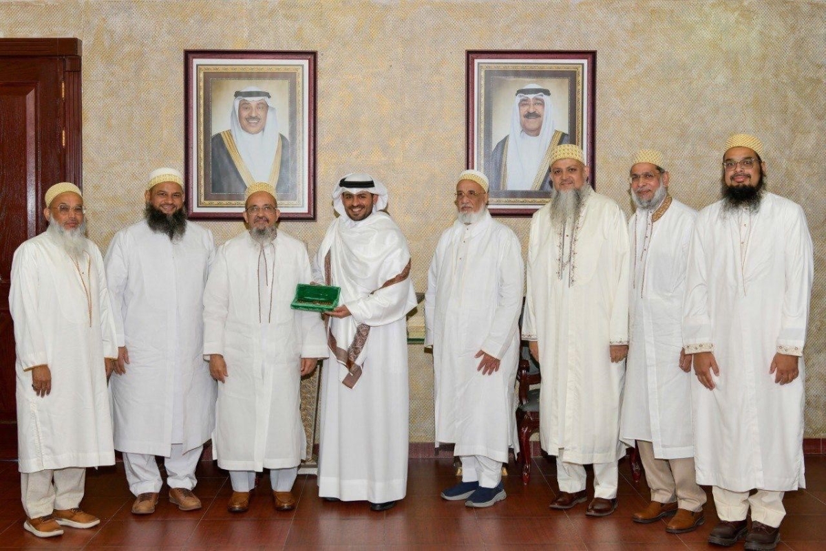 محافظ مبارك الكبير مكرّماً وفد جالية «البُهرة»