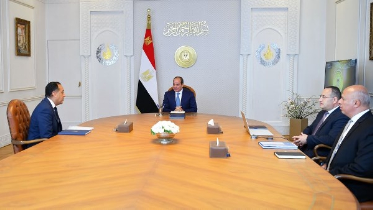 السيسي خلال اجتماع مع مدبولي وقنصوه