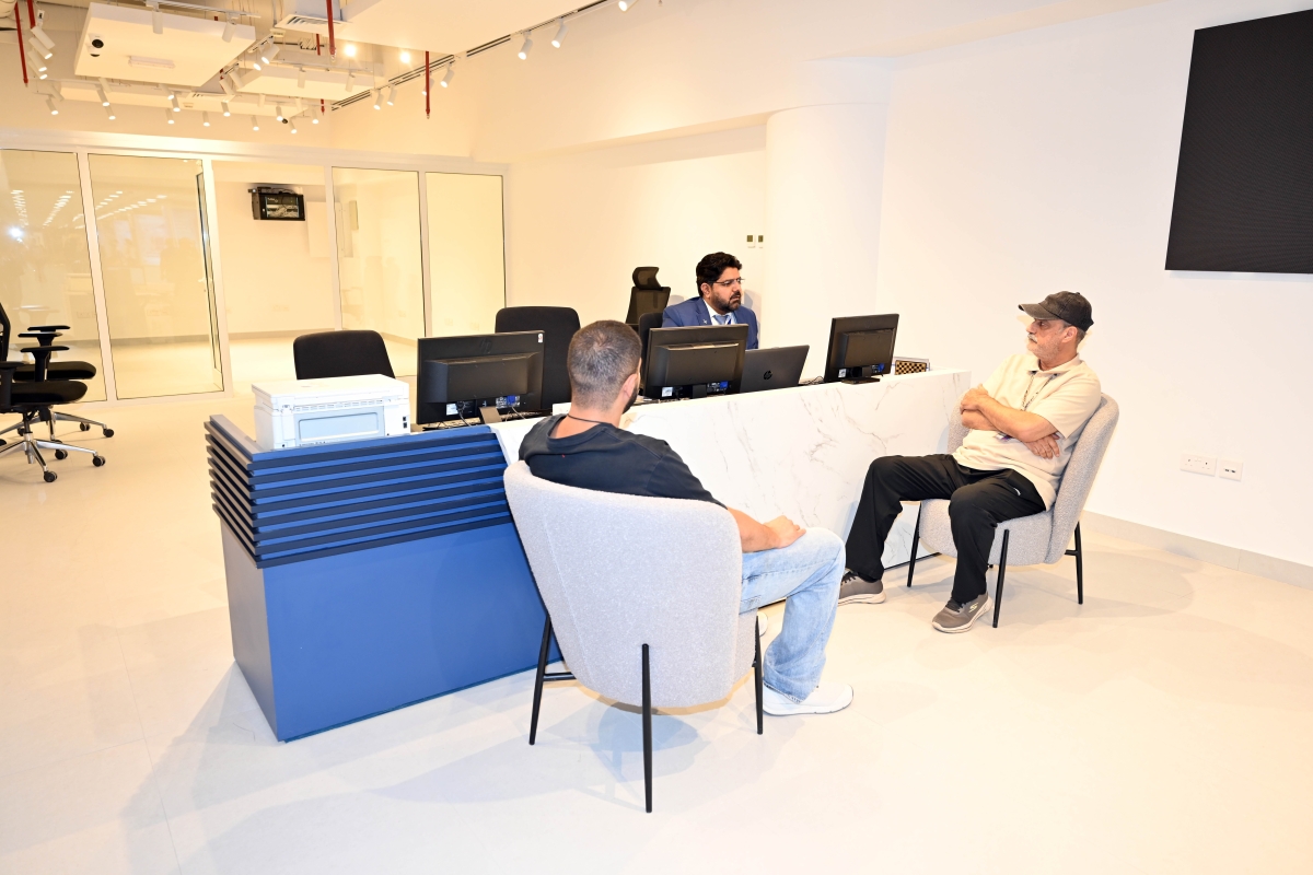 مكاتب لتخليص إجراءات المسافرين