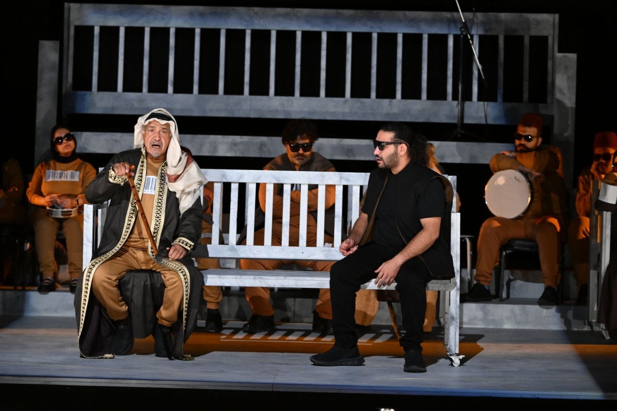 من مسرحية «تجمعنا قهوة»