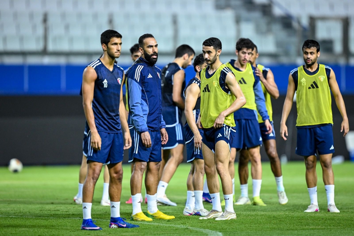 لاعبو منتخب الكويت خلال التدريبات ببانكوك