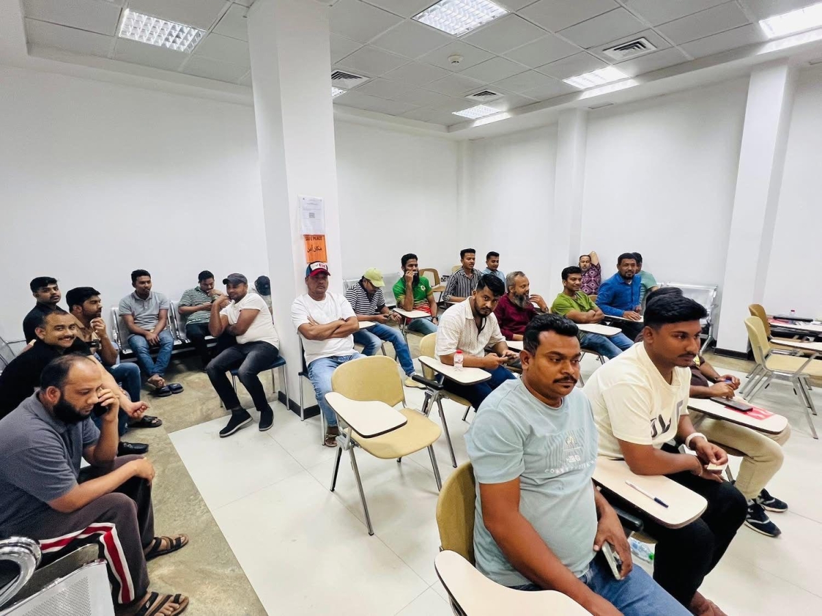 أبناء الجالية بانتظار الدور للتبرع بالدم