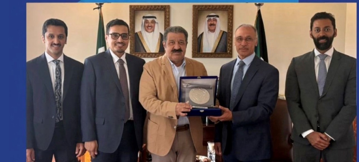 اليوسف متوسطا أعضاء السفارة