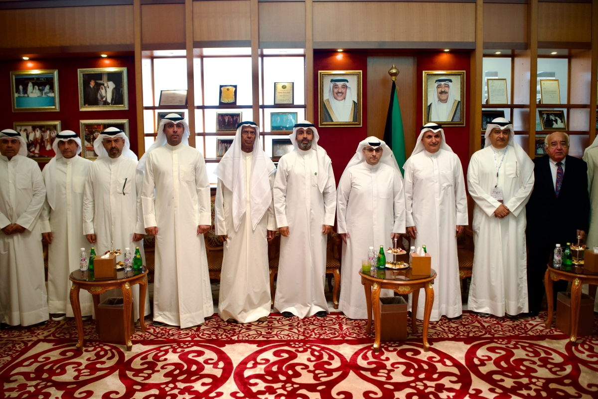 الوزير المشاري والشملان والمشاركون في الملتقى