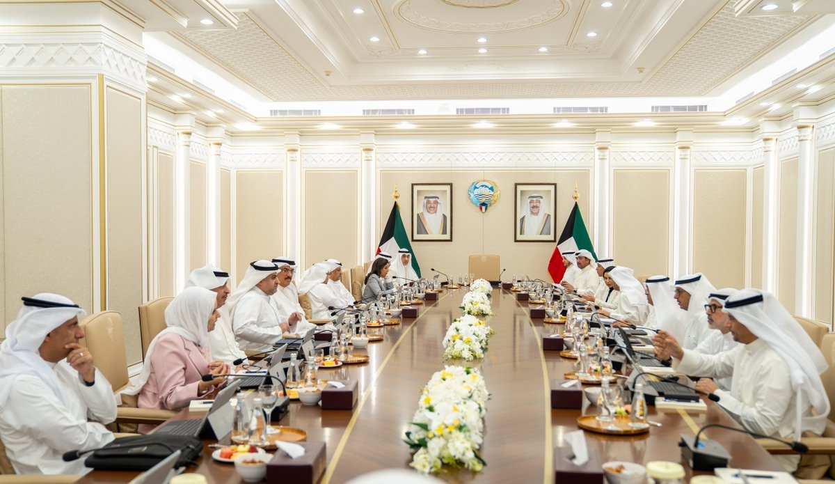 اليوسف مترئساً اجتماع مجلس الوزراء