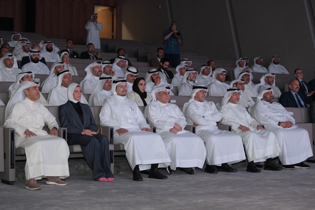 الماجد في مقدمة الحضور
