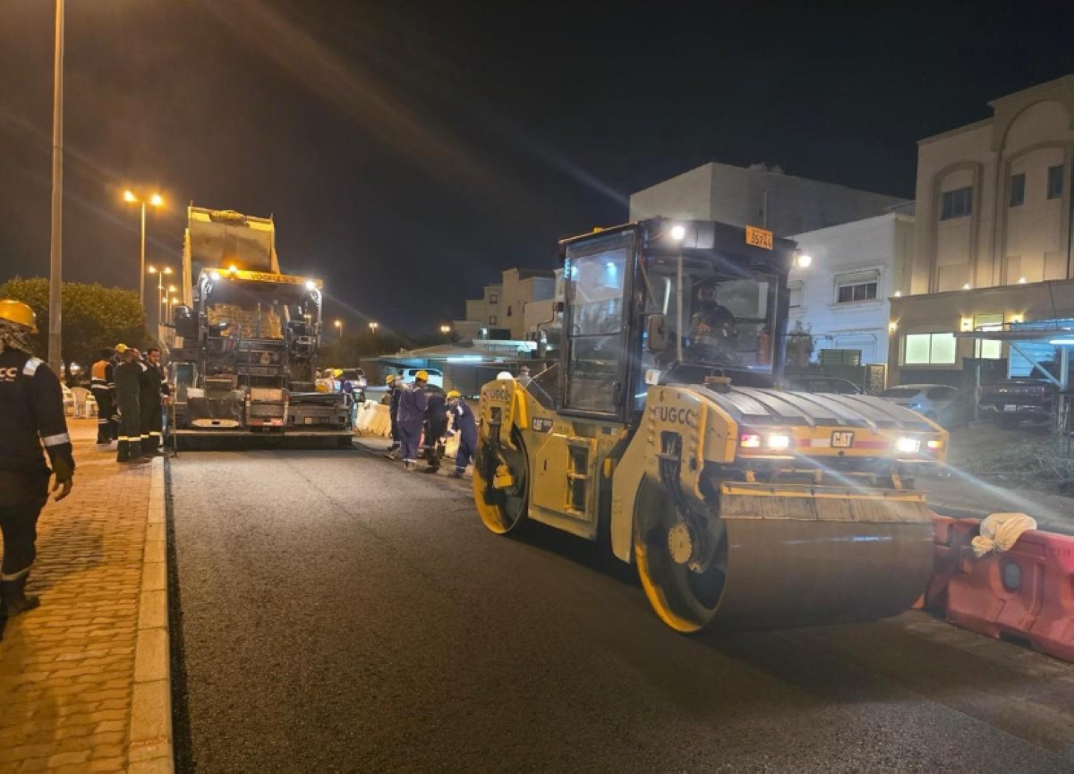 عمل الطرقات ليلاً في أشهر الصيف