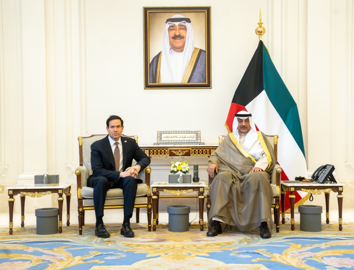 ولي العهد مستقبلاً وزير الخارجية الأميركي