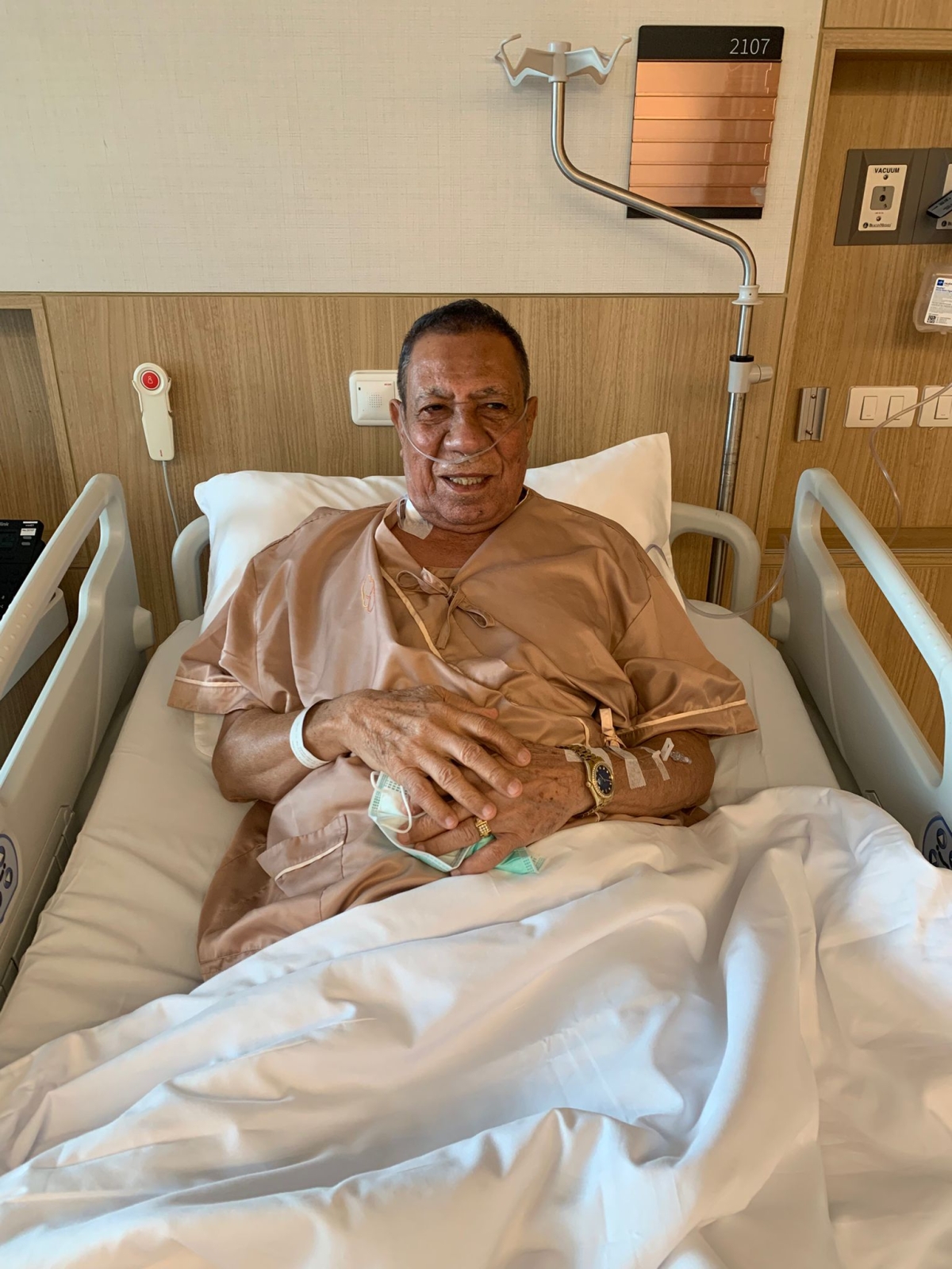 محمد الويس في المستشفى