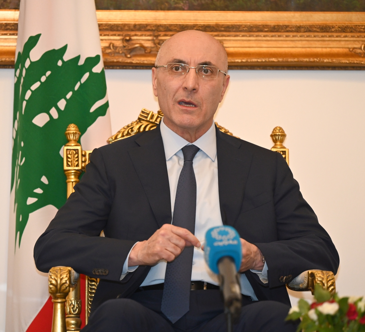وزير الداخلية اللبناني متحدثاً في المؤتمر الصحافي    (تصوير أسعد عبدالله)