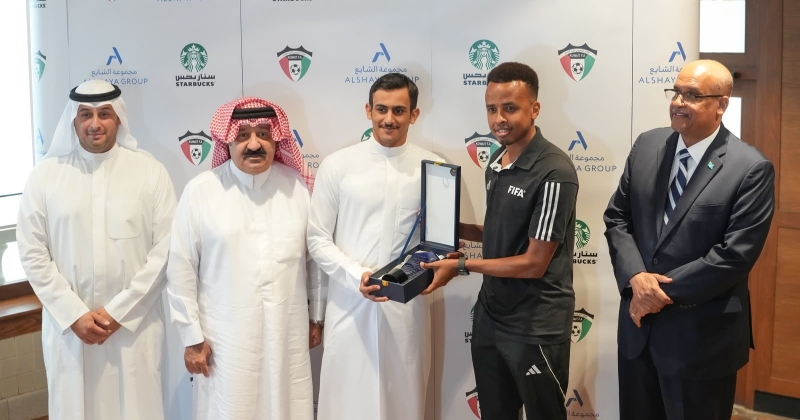 «الشايع» تُكرّم نجوم «دوري أورا» والحكم أرتن 