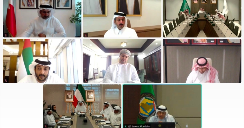 وزير «التجارة» بحث إنشاء مناطق خليجية للتخزين... الإستراتيجي 