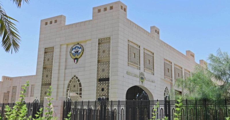 عدوان إيراني سافر... يقوّض جهود التهدئة 
