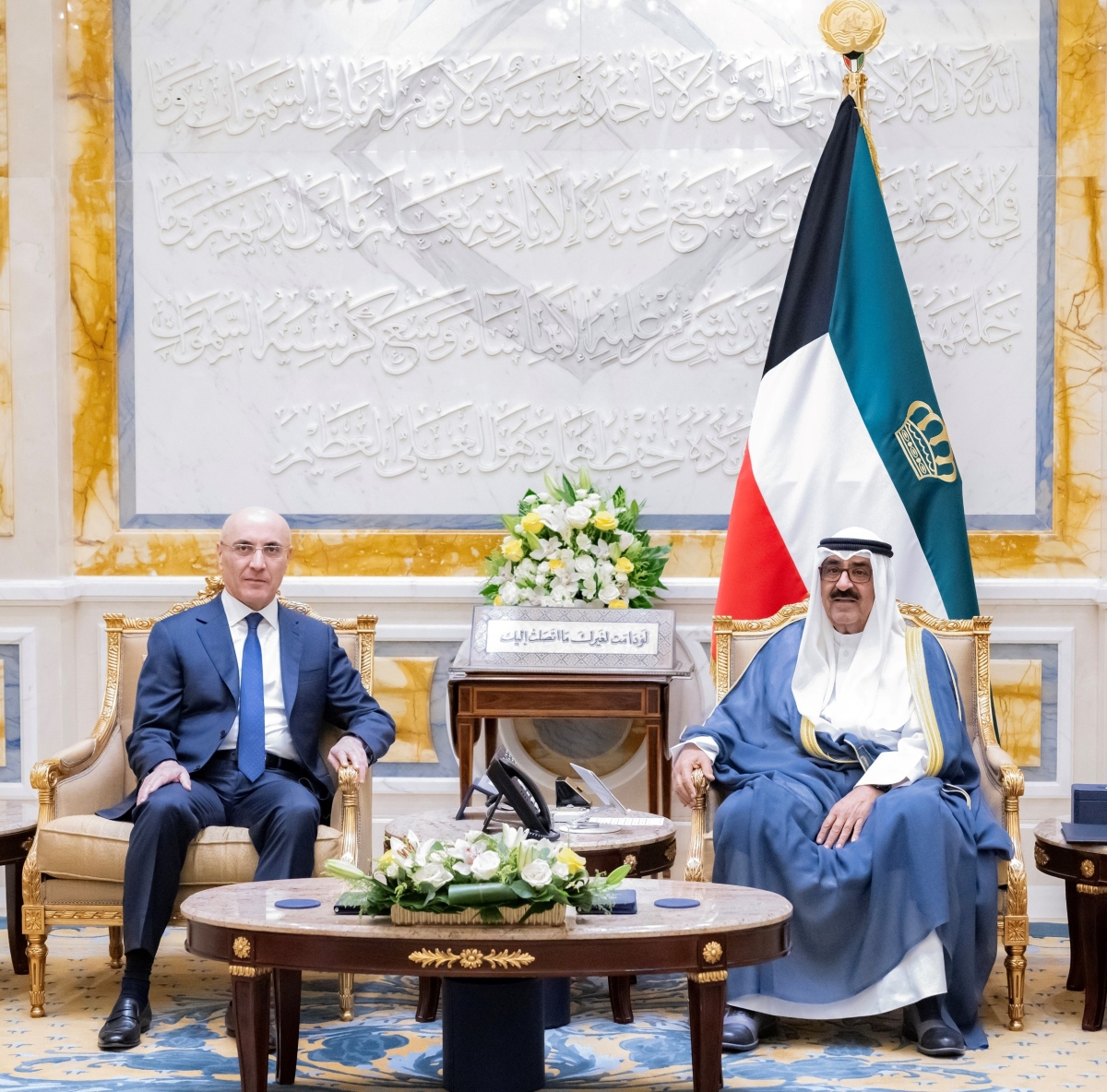  سمو الأمير مستقبلاً وزير الداخلية اللبناني