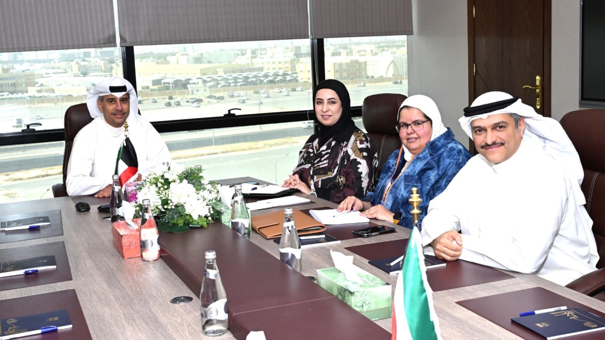 الجلاهمة مجتمعا مع المدير العام للهيئة العامة للقوى العاملة رباب العصيمي