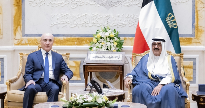 سمو الأمير يستقبل وزير الداخلية اللبناني بمناسبة زيارته الرسمية للبلاد 