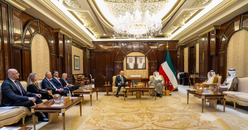 رئيس الوزراء استعرض أوجه التعاون المشترك مع وزير الداخلية اللبناني 