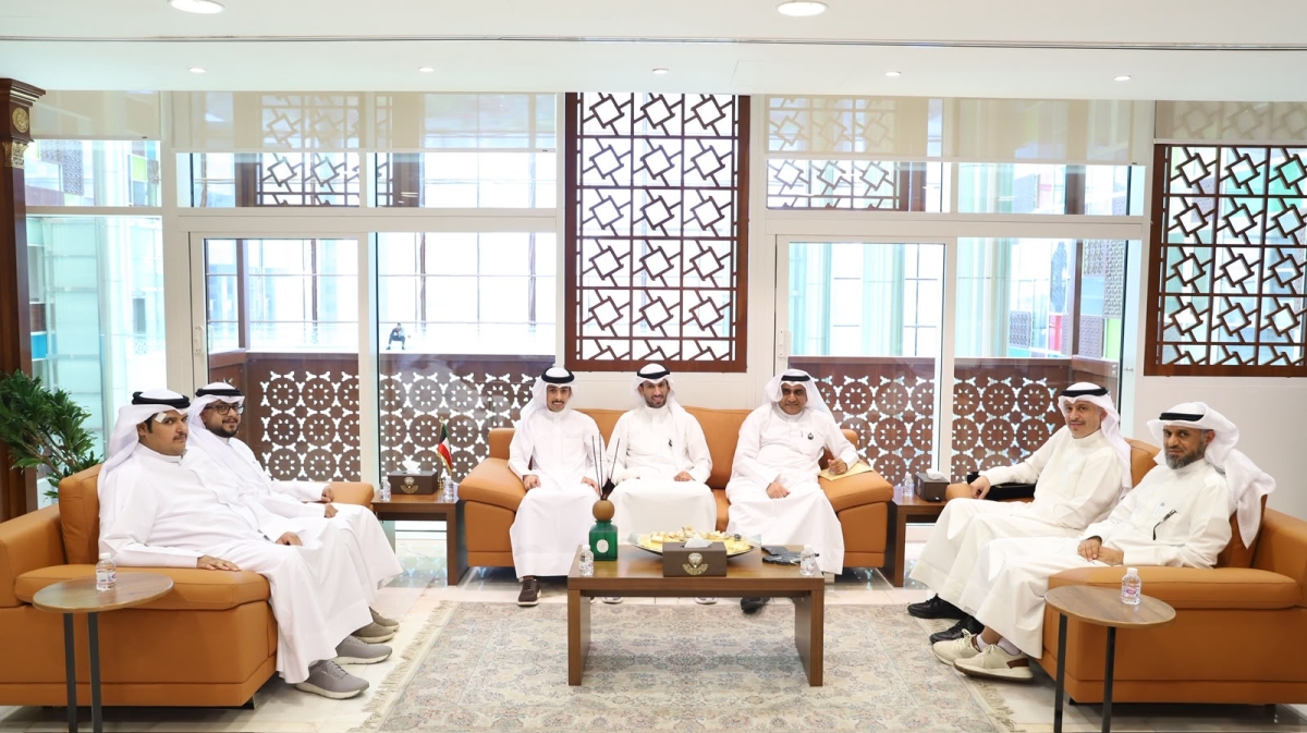 جانب من لقاء الوزير أسامة بودي مع المفتشين بحضور الأنصاري