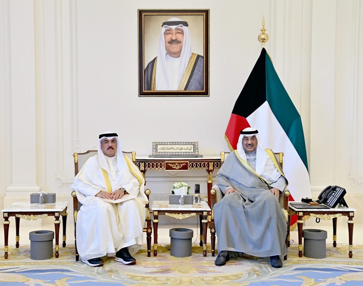 سمو ولي العهد يستقبل وزير التربية