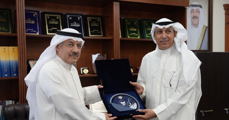 «الدراسات القضائية» و«الكويتية»... شراكة لتعزيز التعاون المؤسسي 
