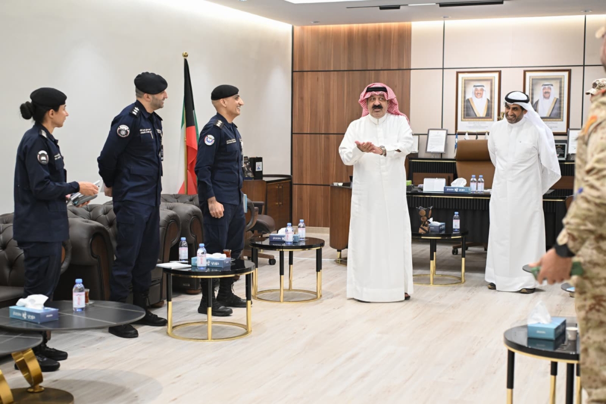 اليوسف خلال الاجتماع 