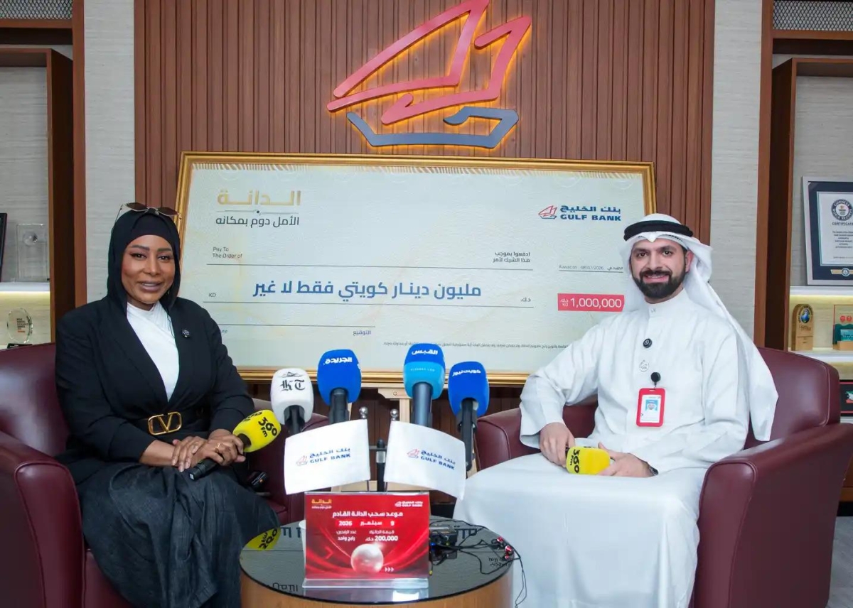 المدير التنفيذي في إدارة التسويق مهدي سليمان مع الإعلامية ايمان النجم 