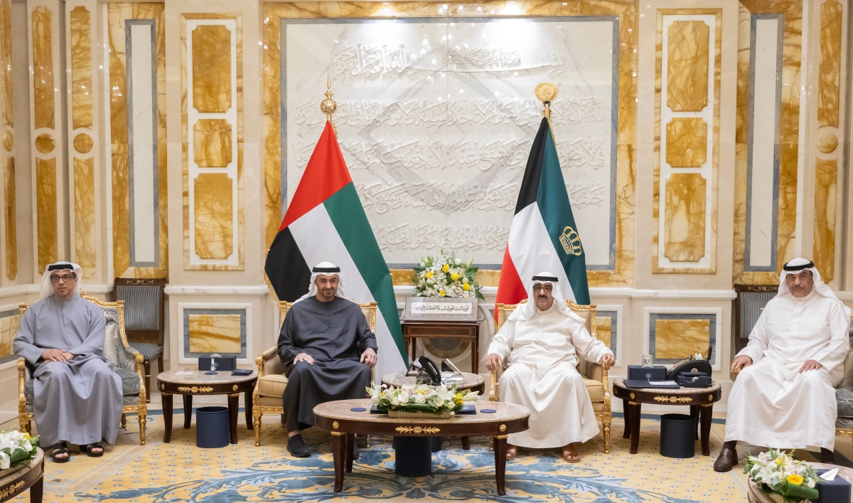 جانب من استقبال صاحب السمو لرئيس الإمارات بحضور سمو ولي العهد ومنصور بن زايد