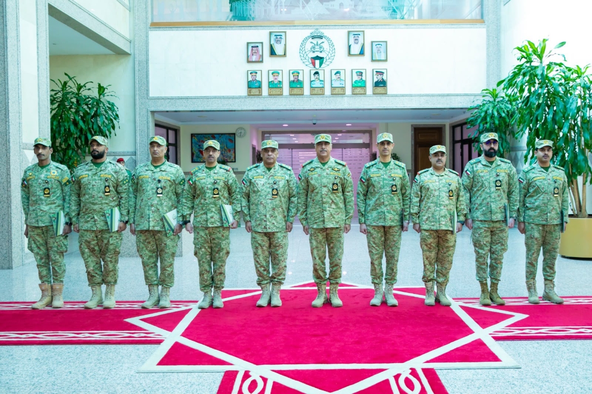 جانب من تكريم فريق العمل المكلف بإنجاز المشروع