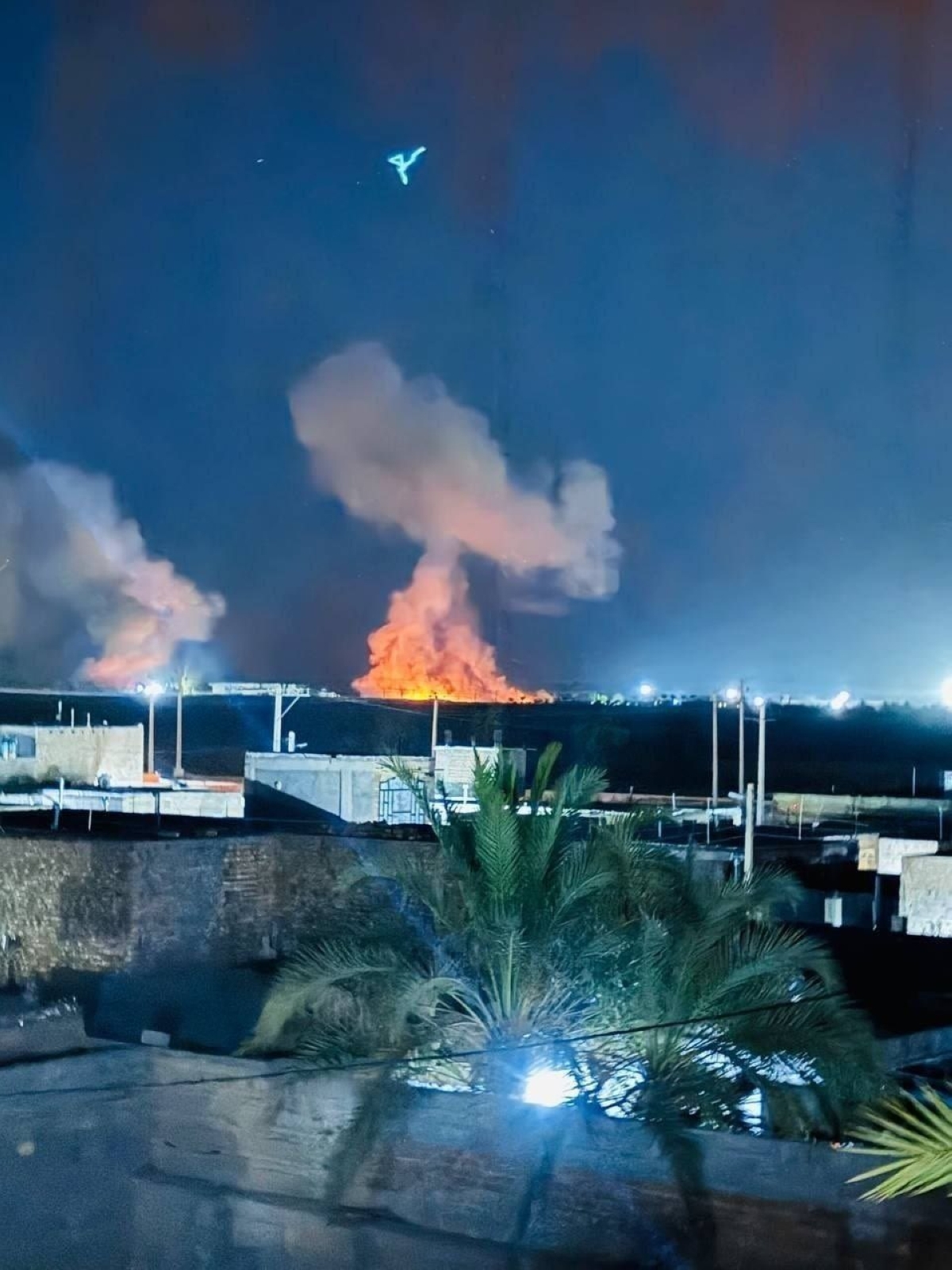 صورة نشرها ترامب لضرب مطار إيرانشهر