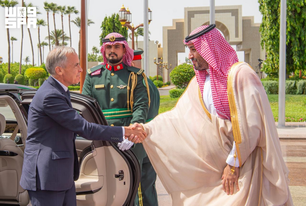 محمد بن سلمان مستقبلاً كارني في جدة (واس)