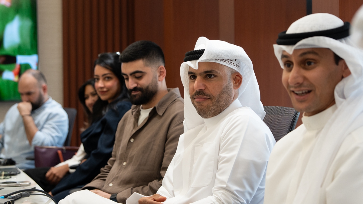 جانب من الاجتماع لمناقشة استعدادات الماراثون