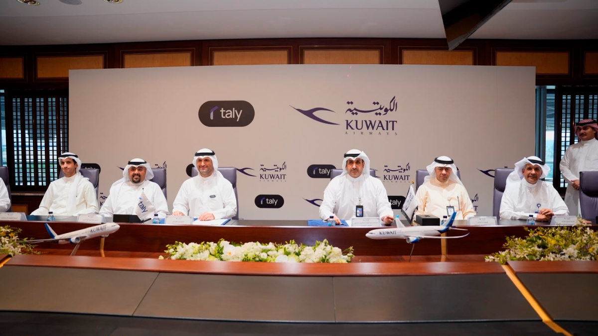 الشطي والبدر أثناء توقيع الشراكة