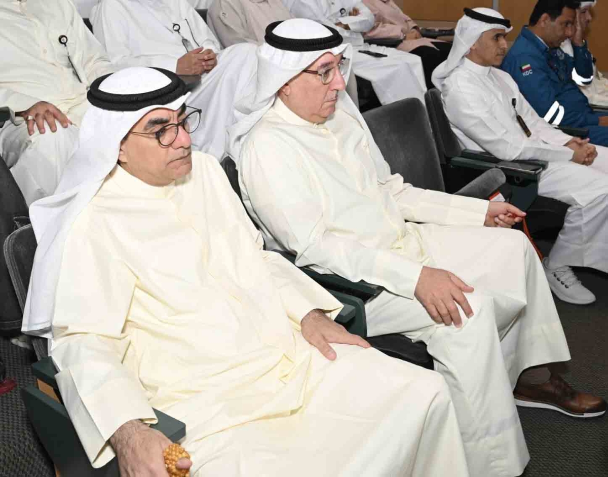 التتان والبشر خلال الحفل
