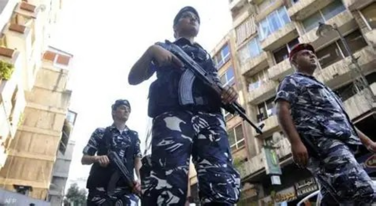 عناصر من الشرطة اللبنانية في بيروت