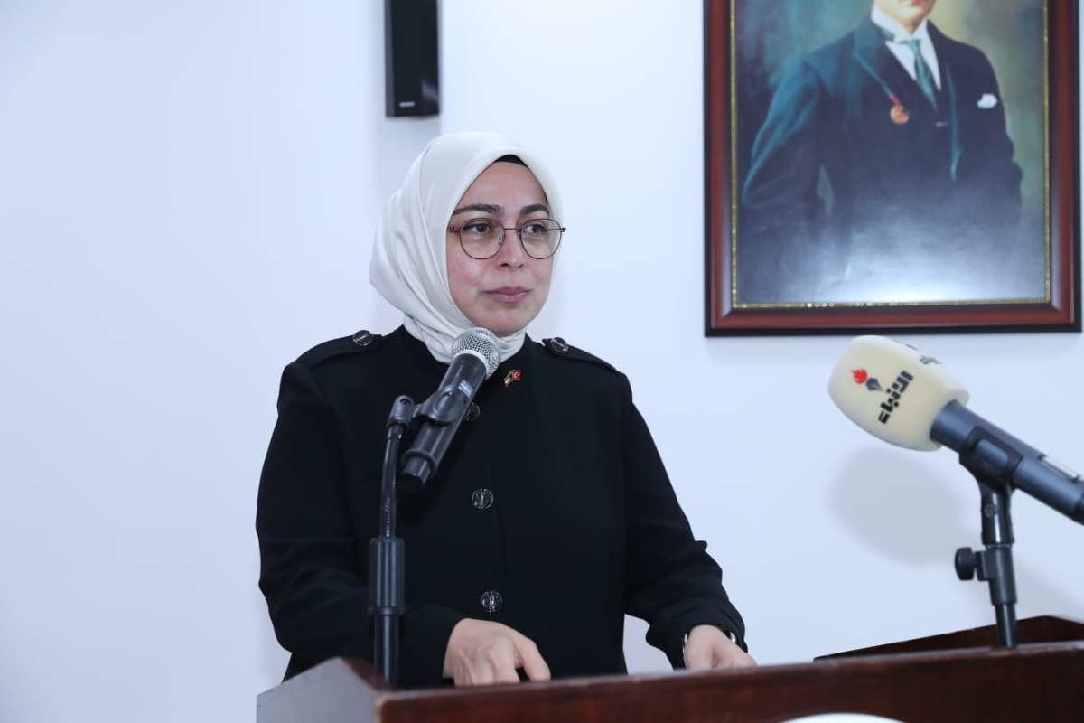 السفيرة التركية تلقي كلمتها