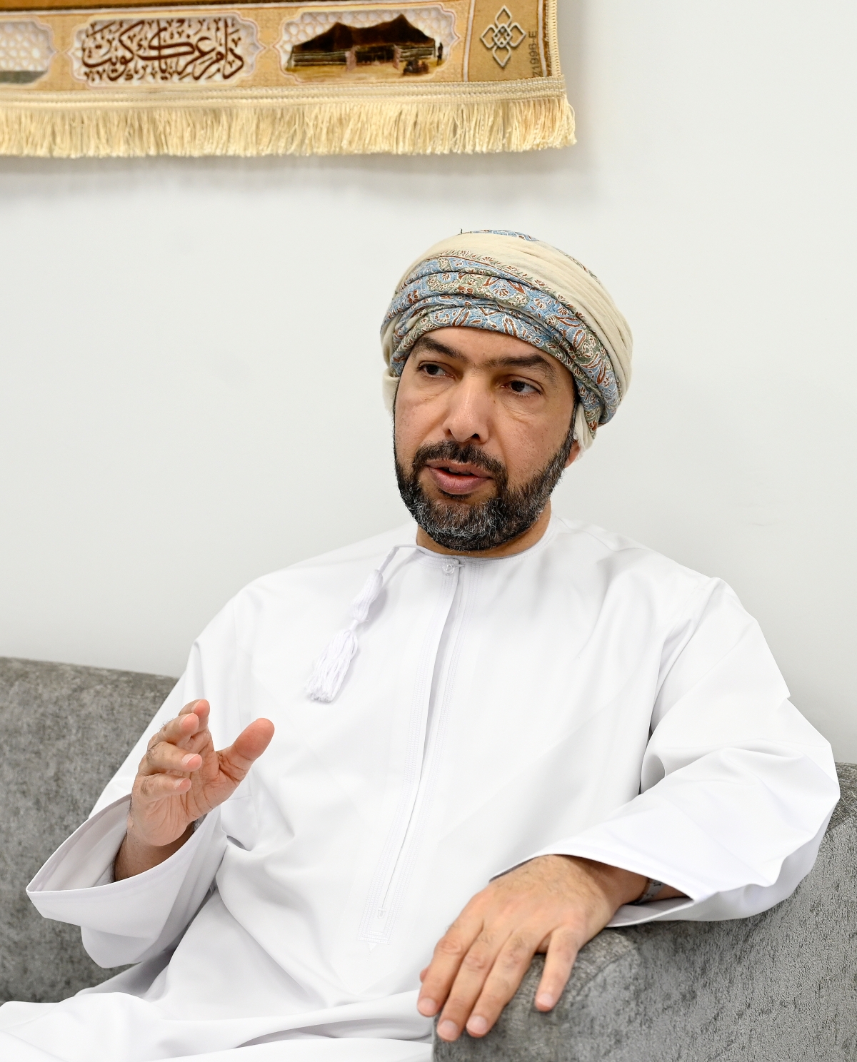السفير العماني خلال اللقاء