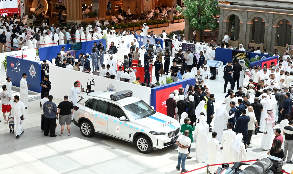 إقبال كبير على المعرض لدفع المخالفات ورفع البلوك