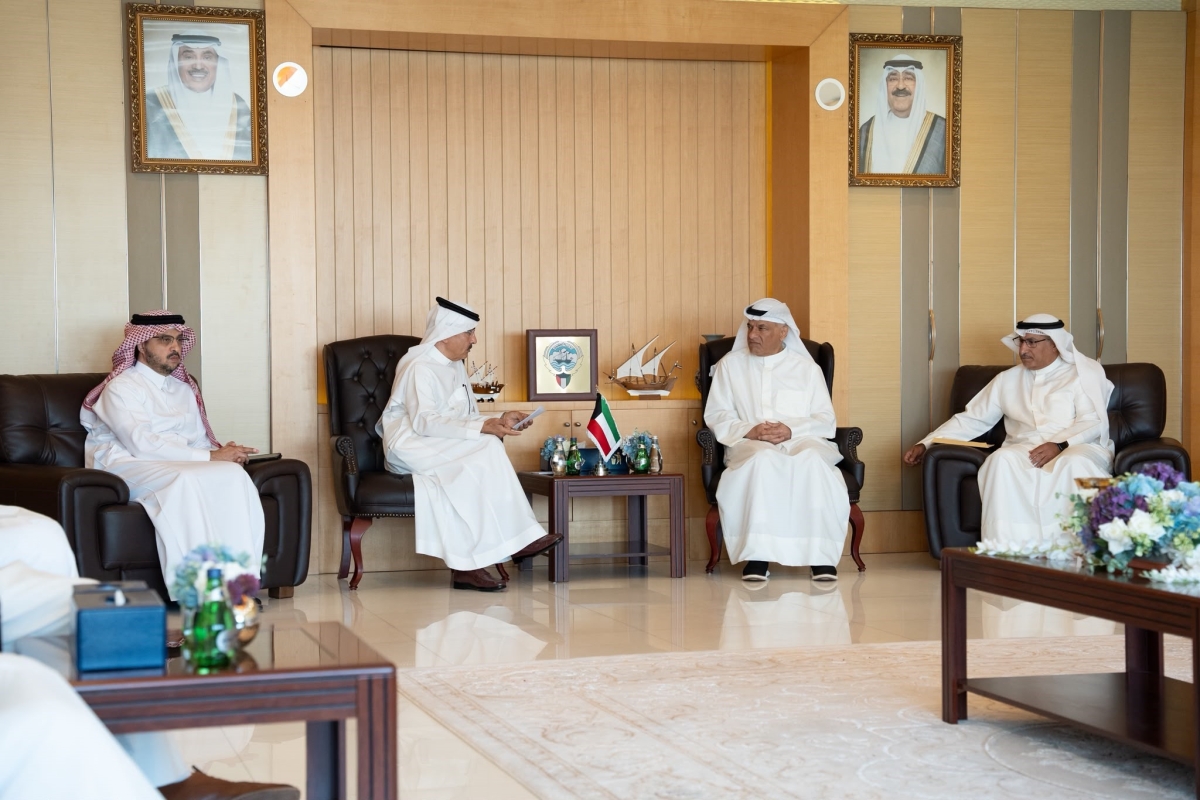 الجلال خلال استقباله رئيس جامعة الخليج العربي في البحرين