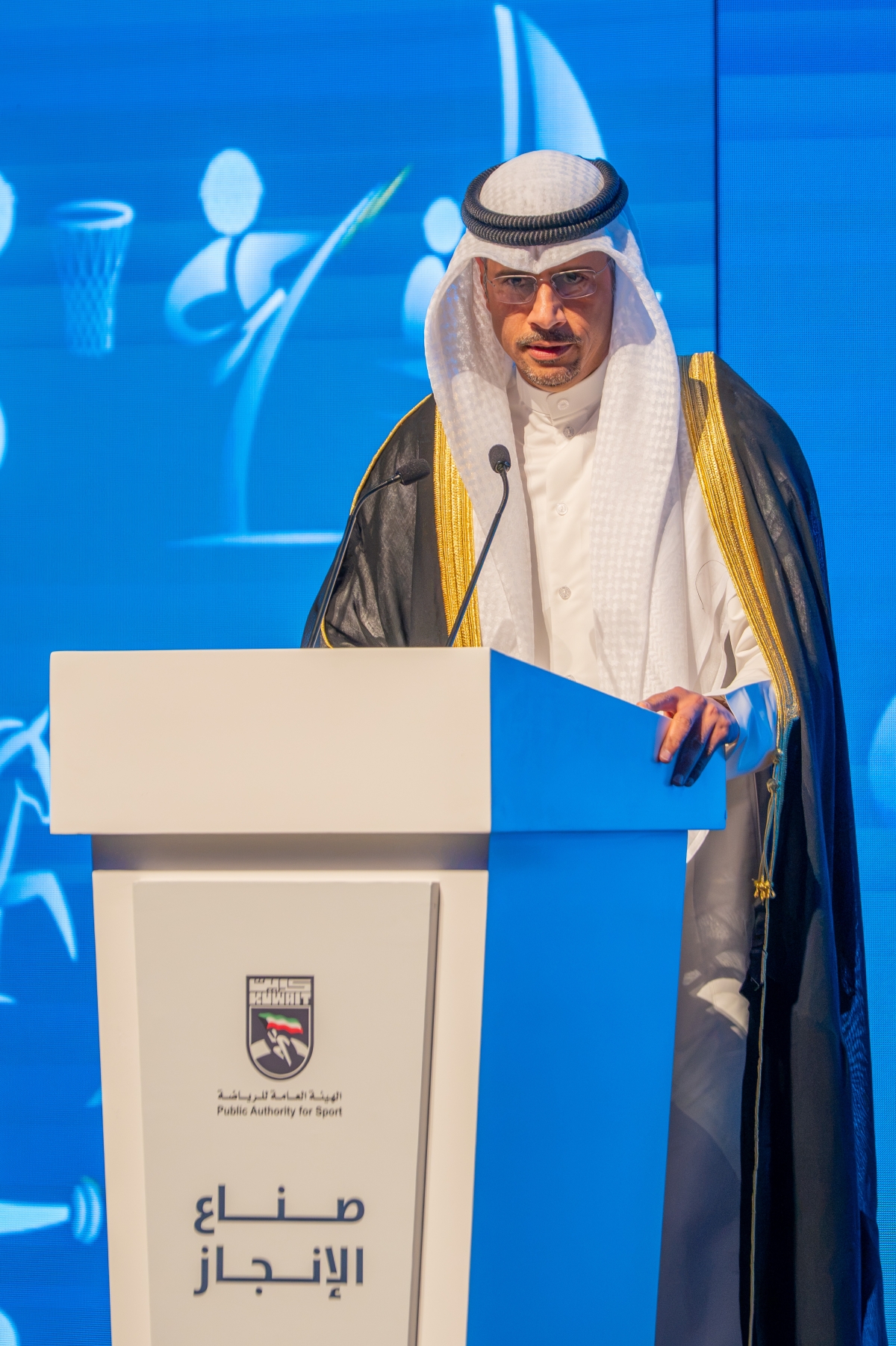 طارق الجلاهمة متحدثاً في الحفل