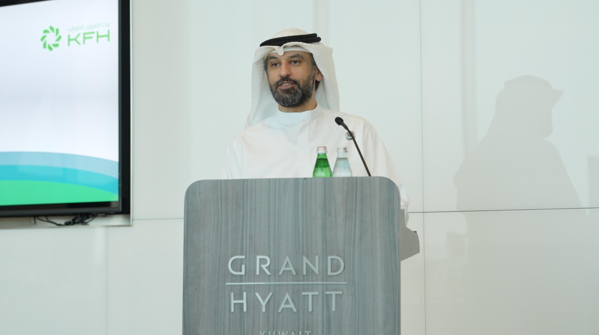 الحماد متحدثاً في حفل إطلاق البرنامج 